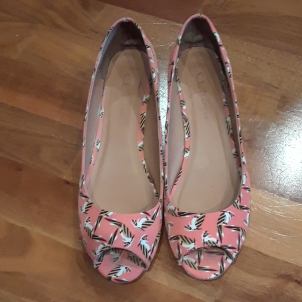 Open toe shoes